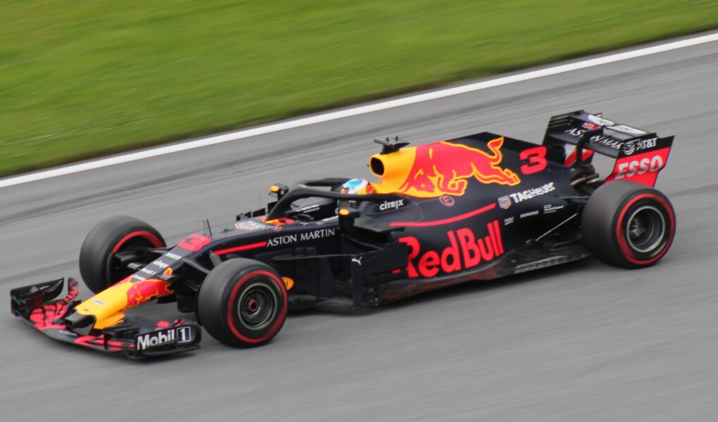 red bull formula 1 car 2022