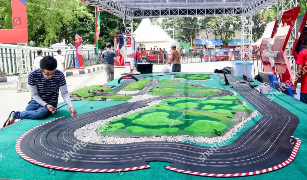 small car race track