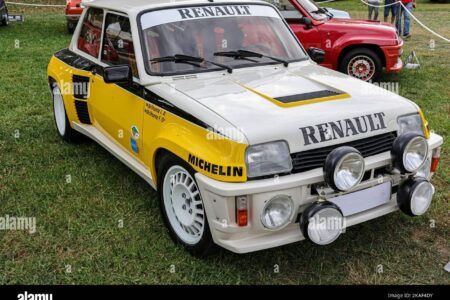 renault rally car